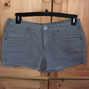 Women shorts never worn